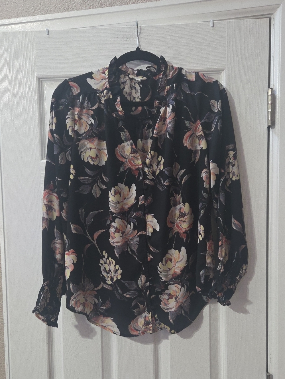 Maurices Black Floral Tie-Neck Blouse